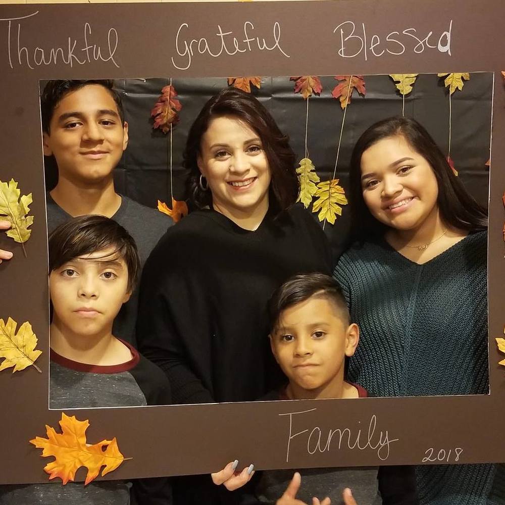 Meet your Posher, Juany